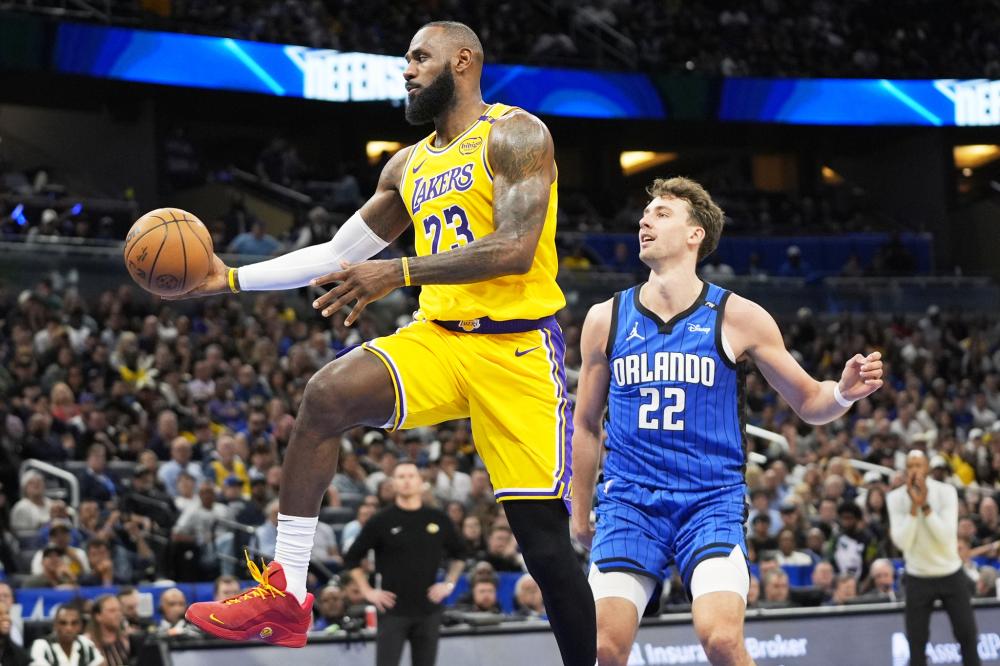 安踏不仅仅 安踏不仅仅