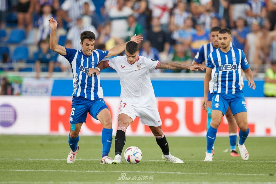 广州队凭借 广州队凭借